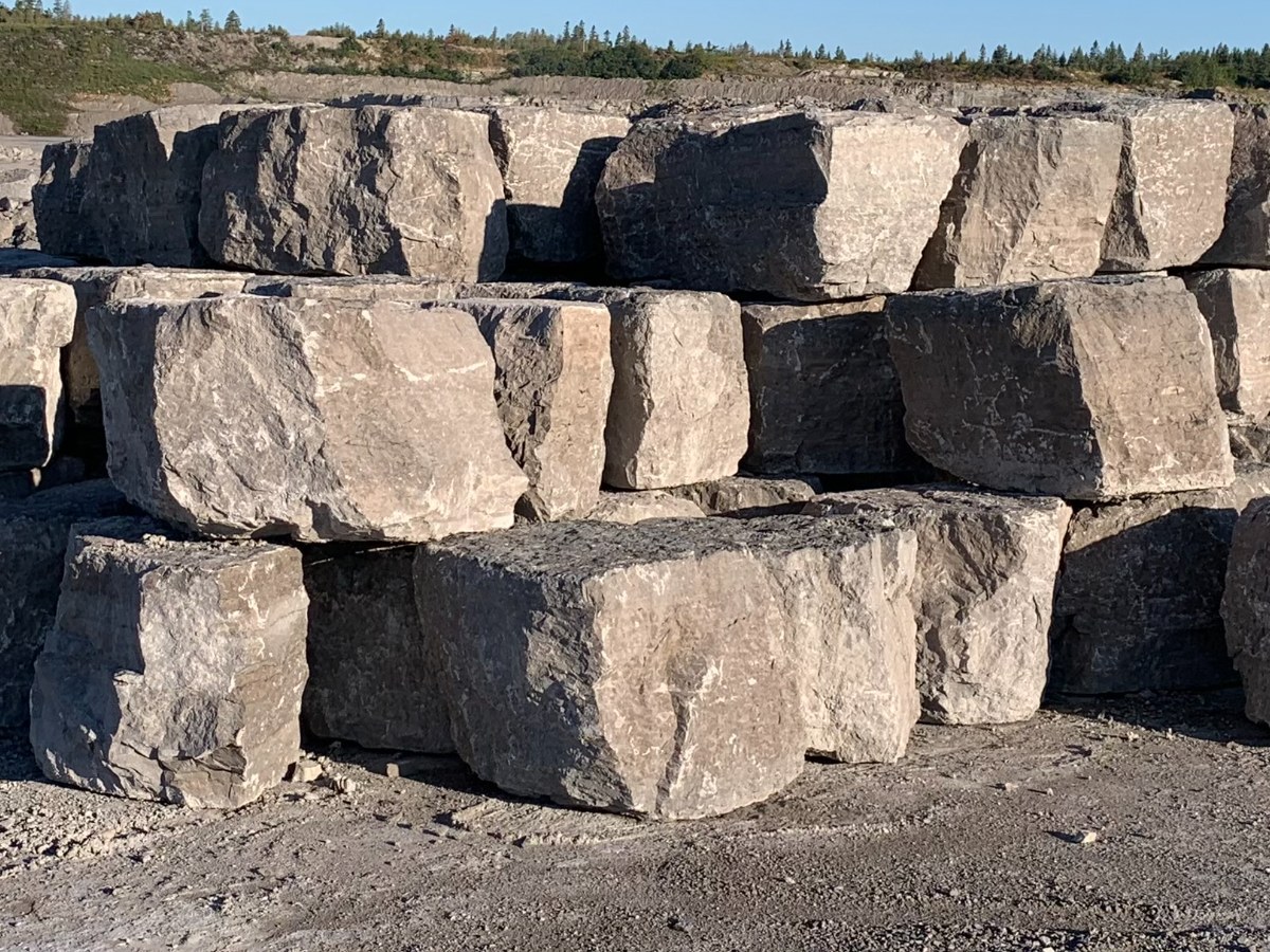 28in Armour Stone